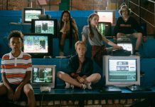 Skrammoù ha krennarded : al liammoù diac’hinek